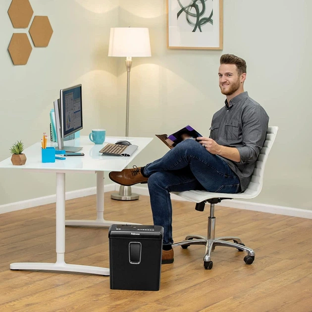 Шредер Fellowes P-30C (6008101) Чорний 6 аркушів 4 x 34 мм/15 л - зображення 8