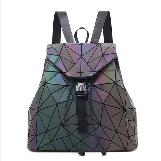 Женский рюкзак хамелеон стильный голографический молодежный Bao Bao Issey Miyake - Фото 5 Женский рюкзак хамелеон стильный голографический молодежный Bao Bao Issey Miyake - изображение 5