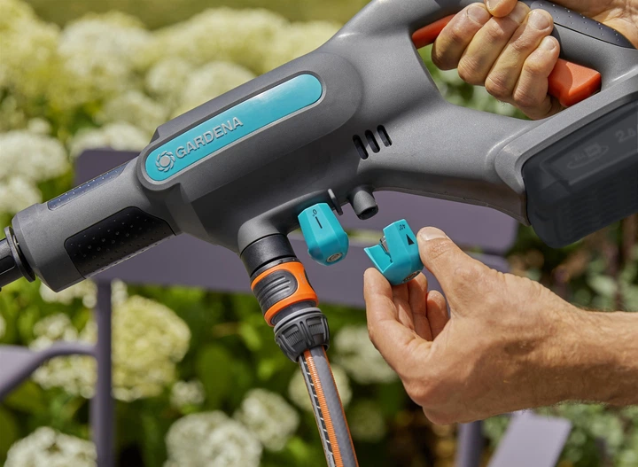 Мийка високого тиску Gardena AquaClean Premium Set 24 бар 300 Вт (14800-31.000.00) - зображення 11