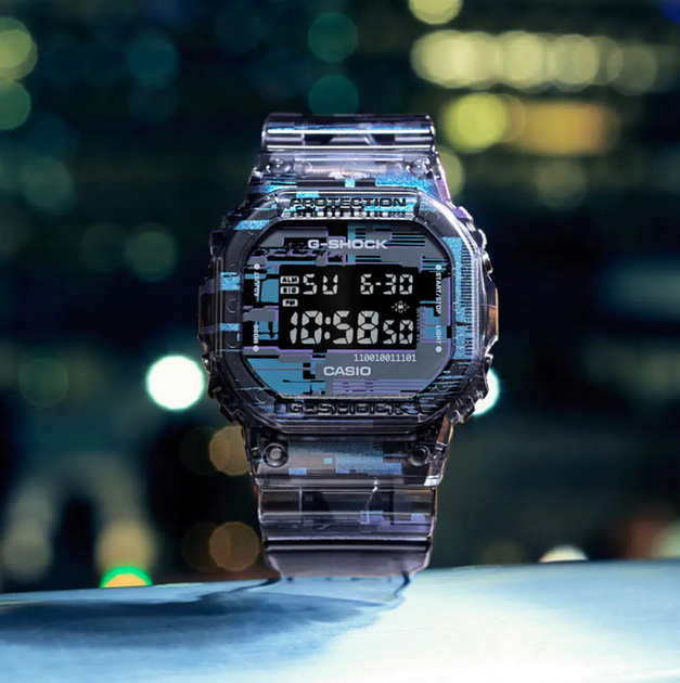 Наручные часы Casio DW-5600NN-1ER Фиолетовый\Черный пластик/полимер - изображение 3