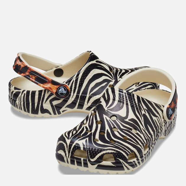 Жіночі крокси Crocs Classic Animal Remix CR207840-BOMA 38-39 (M6/W8) 24 см Чорні/Бежеві (191448995338) - зображення 2