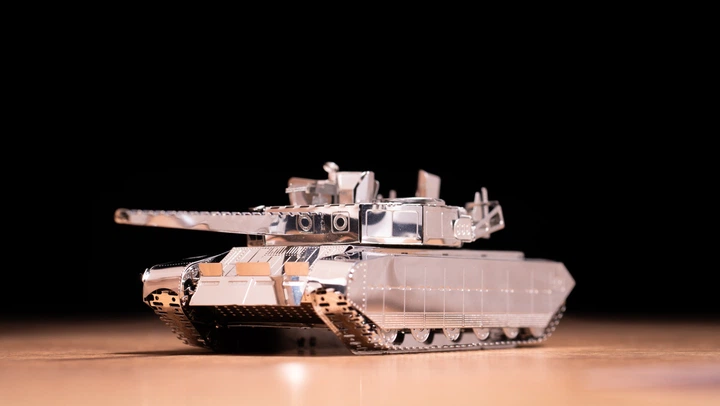 Коллекционная модель-конструктор Metal Time Украинский танк T-84