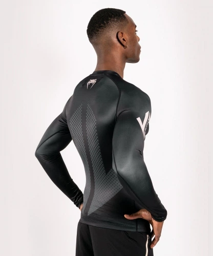 Рашгард Venum Loma Arrow Long Sleeves Rashguards Black White (VENUM-03956-108-S) - Фото 5 Рашгард Venum Loma Arrow Long Sleeves Rashguards Black White (VENUM-03956-108-S) - изображение 5