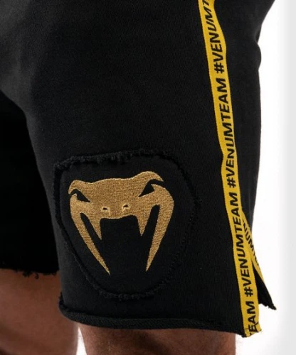 Шорты Venum Cutback 2.0 Cotton Shorts Black Gold (VENUM-03737-126-S) - Фото 5 Шорты Venum Cutback 2.0 Cotton Shorts Black Gold (VENUM-03737-126-S) - изображение 5