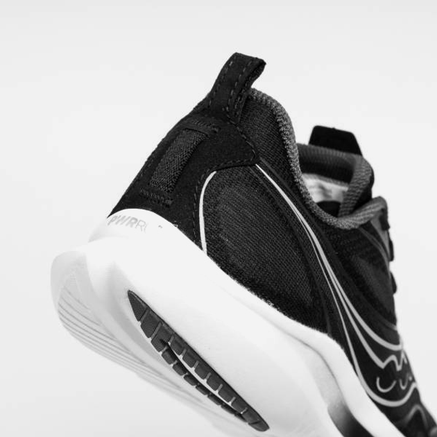 Жіночі кросівки для бігу Saucony Kinvara 13 S10723-05 39 (8US) 24.5 см Чорні (195017379208) - зображення 4