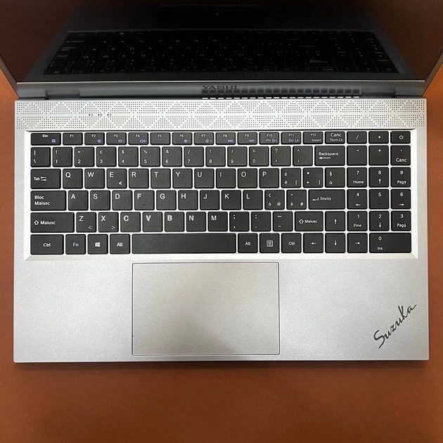 Ультрабук Yashi Suzuka / 15.6" IPS / Core i3-1005G1 (2(4) ядра по 1.2-3.4 GHz) / 8GB DDR4 / 256GB SSD / UHD Graphics / WebCam - изображение 3