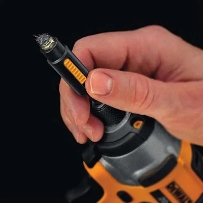 Головка магнитная DeWALT магнитная EXTREME 1/4"х13 мм, шестигранная с движущимся магнитом внутри (DT7450) - Фото 4 Головка магнитная DeWALT магнитная EXTREME 1/4"х13 мм, шестигранная с движущимся магнитом внутри (DT7450) - изображение 4