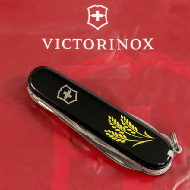 Нож VictoRinox Huntsman Ukraine Black "Колосся Пшениці" (1.3713.3_T1338u) - изображение 2