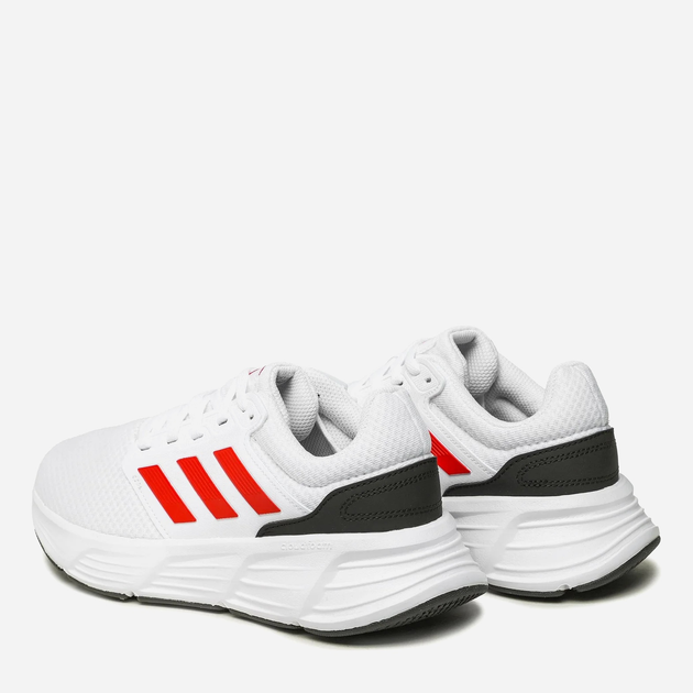 Buty do biegania męskie adidas Galaxy 6 HP2428 43.5 (9UK) 27.5 cm Białe (4066748603961) - obraz 3