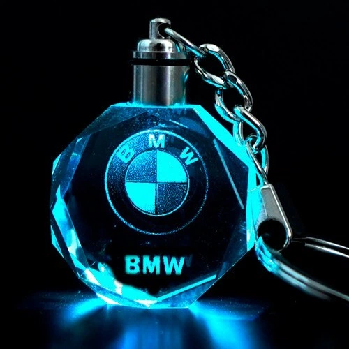 Светящийся брелок BMW Keychain автоматическое свечение разными цветами - Фото 1 Светящийся брелок BMW Keychain автоматическое свечение разными цветами - изображение 1