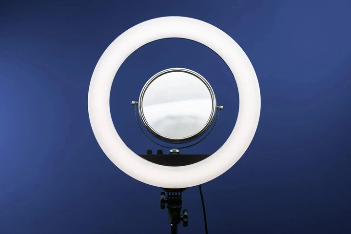 Кольцевая лампа 45 см DeLux LED Professional (55W) с зеркалом для макияжа и точной регулировкой света на штативе 220 см / Держатель для телефона(смартфона) - изображение 2