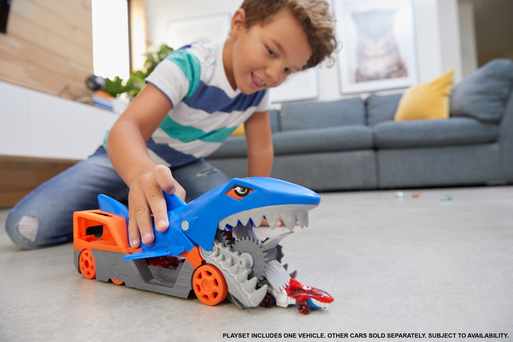 Zestaw do gry Hot Wheels Transporter Truck Shark Mouth (GVG36) - obraz 10