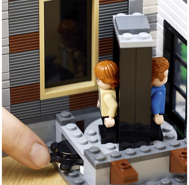 Zestaw klocków LEGO Creator Expert Queer Eye - Mieszkanie Fab Five 974 elementy (10291) - obraz 7