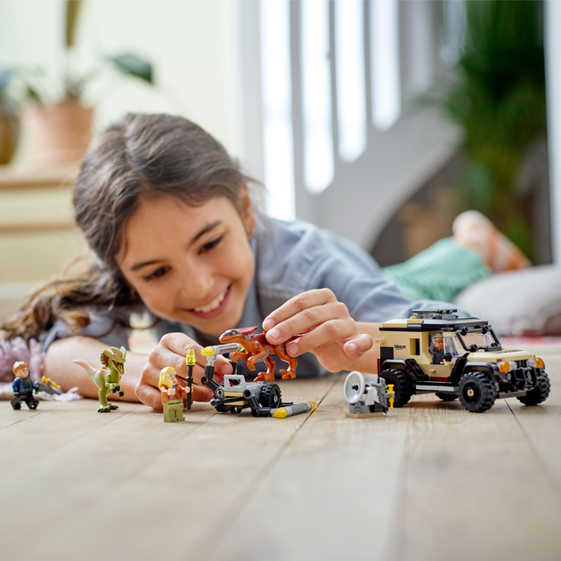 Zestaw klocków LEGO Jurassic World Transport pyroraptora i dilofozaura 254 elementy (76951) - obraz 3