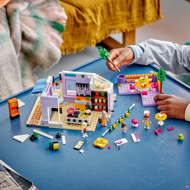 Конструктор LEGO Friends Хартлейк-Сіті. Громадська кухня 695 деталей (41747) - зображення 4