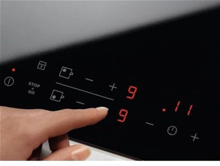 Варильна поверхня електрична Electrolux CPE6433KF - зображення 2