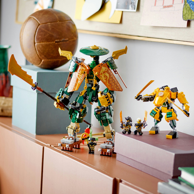 Zestaw klocków LEGO Ninjago Drużyna mechów ninja Lloyda i Arina 764 elementy (71794) - obraz 5