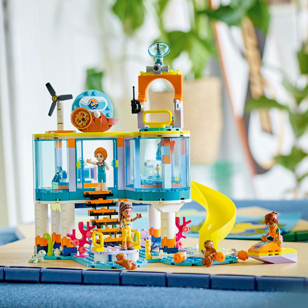 Конструктор LEGO Friends Морський рятувальний центр 376 деталей (41736) - зображення 5