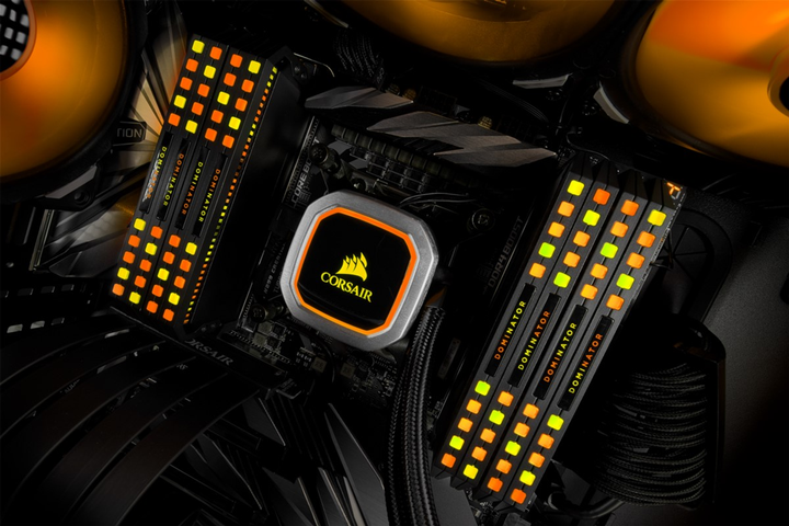 Оперативна пам'ять Corsair DDR4-3600 16384MB PC4-28800 (Kit of 2x8192) Dominator Platinum RGB Black (CMT16GX4M2C3600C18) - зображення 4