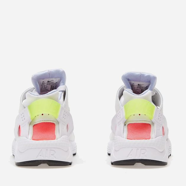 Buty sportowe damskie skórzane na platformie Nike Air Huarache DH4439-106 38.5 (7.5US) 24.5 cm Białe (195869131610) - obraz 4