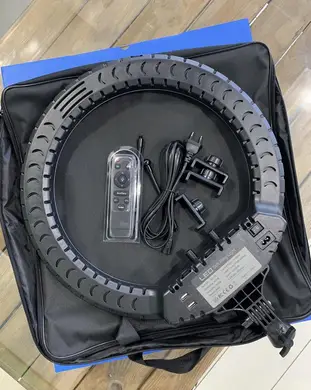 Кільцева LED лампа для зйомки з 3 тримачами телефону, штативом і ДУ XPRO RL-18 46см 55W (RL-18) - Фото 4 Кільцева LED лампа для зйомки з 3 тримачами телефону, штативом і ДУ XPRO RL-18 46см 55W (RL-18) - зображення 4