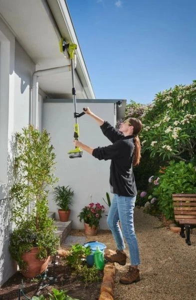 Щетка телескопическая ryobi one+ r18tps-0, аккумуляторная, ipx7, 18в, 1-1.4м, (без акб и зу) 5133004847 - изображение 4