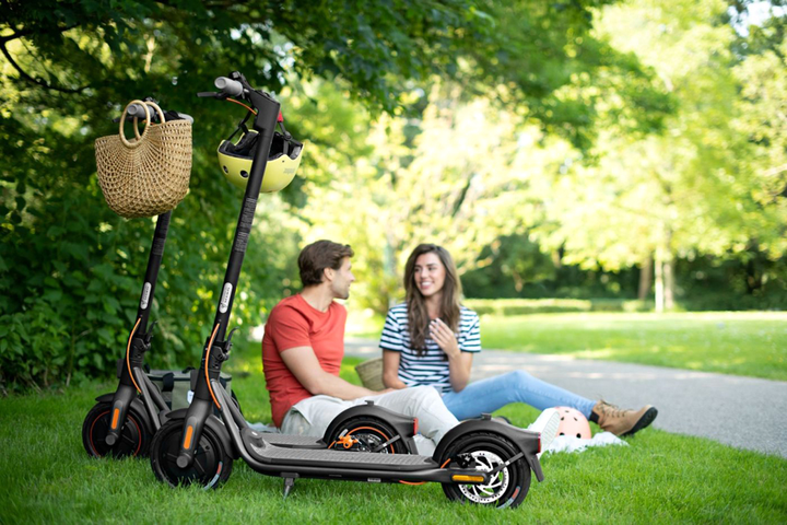 Hulajnoga elektryczna Segway Ninebot KickScooter F40D II Czarna (AA.00.0013.08) - obraz 5