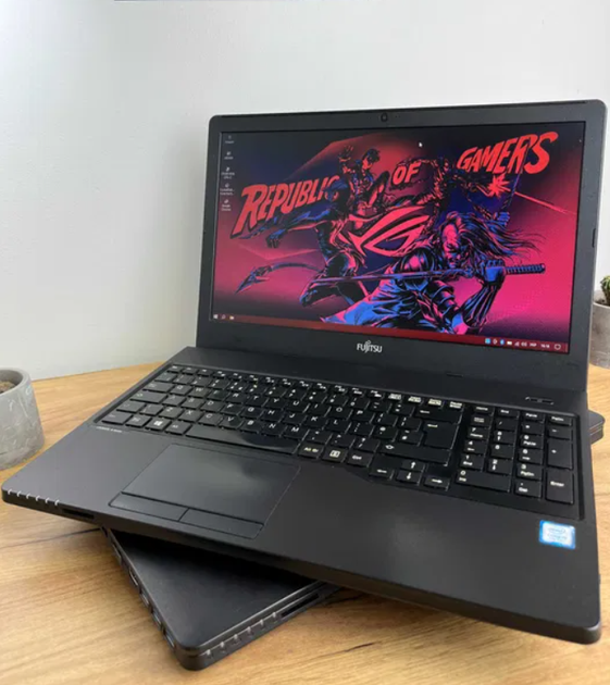 FUJITSU モニター型パソコン　corei5Windows☆ 富士通（FUJITSU） モニター 21.5インチ 新品同様 パソコン用