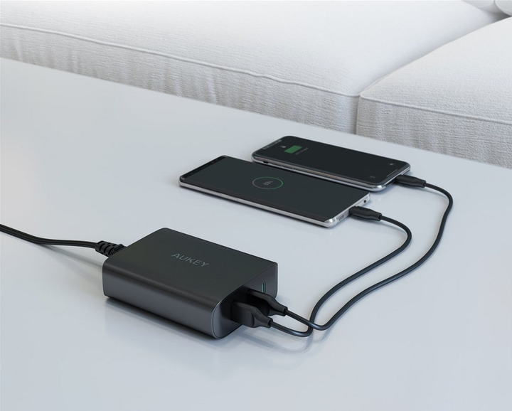 Зарядний пристрій Aukey PA-Y12 2x USB-A 1x USB-C 7.8 A (0608119190461) - зображення 7