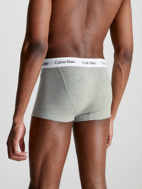 Набір трусів-боксерів чоловічих Calvin Klein Underwear 3P Low Rise Trunk 0000U2664G-KS0 L 3 шт Сірий (8719853419496) - зображення 3
