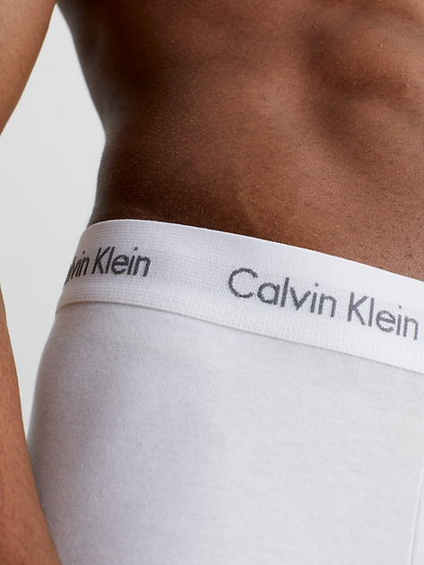 Набір трусів-боксерів чоловічих Calvin Klein Underwear Low Rise Trunk 0000U2664G-IOT M 3 шт Чорний/Білий/Сірий у смужку (8719851968620) - зображення 4
