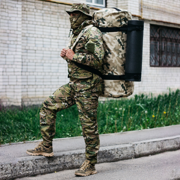 Рюкзак-сумка-баул військова, армійський баул Оксфорд 120 л тактичний баул пісочний мультикам з кріпленням для каремату і саперної лопати. - зображення 1