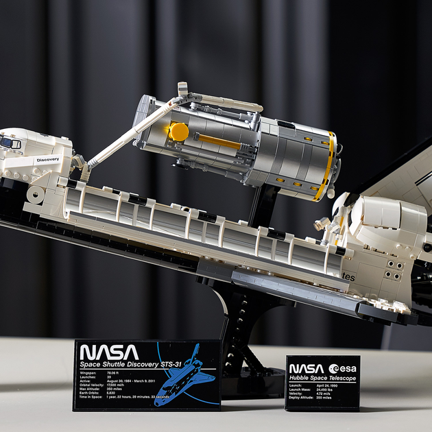 Конструктор LEGO Creator Expert Космічний шатл Діскавері NASA 2354 деталі (10283) - зображення 9