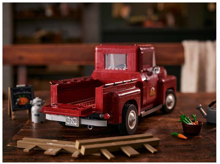 Zestaw klocków LEGO Creator Expert Pickup 1677 elementów (10290) - obraz 6