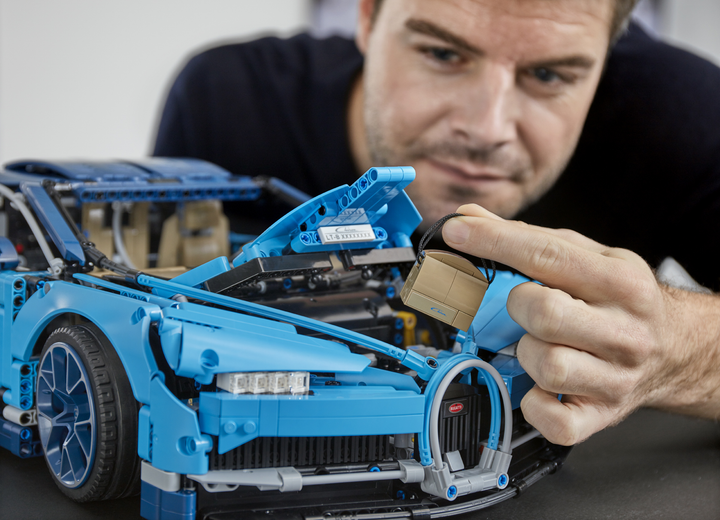 レゴ機械グループブガディウィロン42083 Bugatti Chiron sddefault.jpg