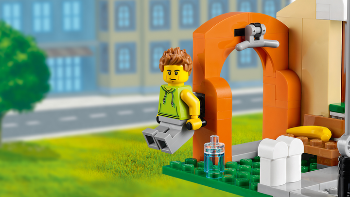 Конструктор LEGO City Торгова вулиця 533 деталі (60306) - зображення 8