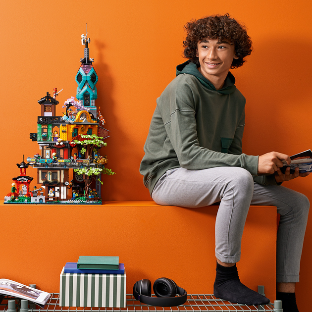 Zestaw klocków LEGO Ninjago Miejskie ogrody Ninjago 5685 części (71741) - obraz 4