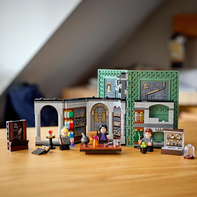 Конструктор LEGO Harry Potter У Гоґвортсі: урок зілляваріння 271 деталь (76383) - зображення 12