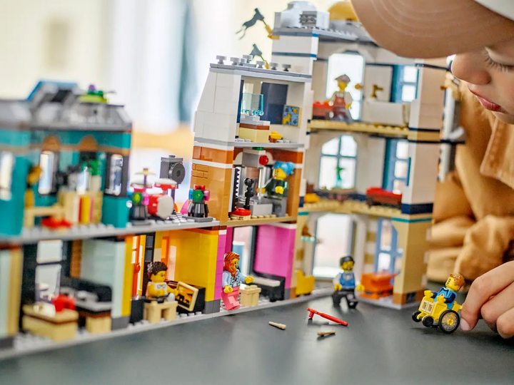 Конструктор LEGO Центральна вулиця 1459 деталей (31141) - зображення 7
