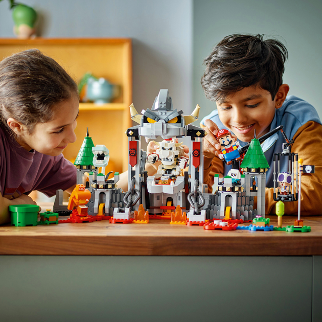 Конструктор LEGO Super Mario Битва у замку Драй Боузера. Додатковий набір 1321 деталь (71423) - зображення 4