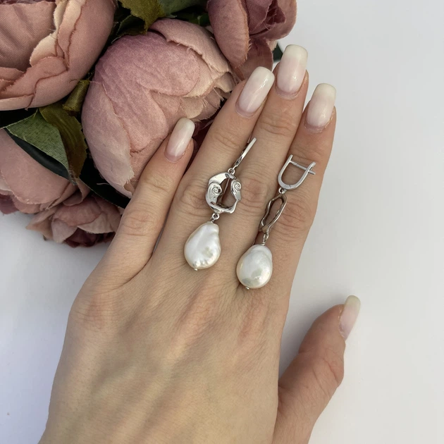 Серебряные серьги SilverBreeze с натуральным жемчугом барочным (2106425) - изображение 2