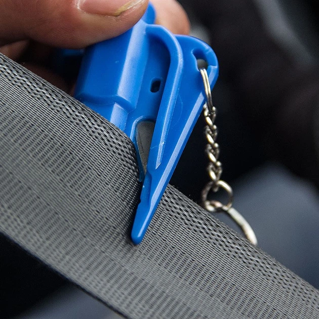 Брелок аварійний автомобільний молоток з свистком YRE чорній №1239 - зображення 9