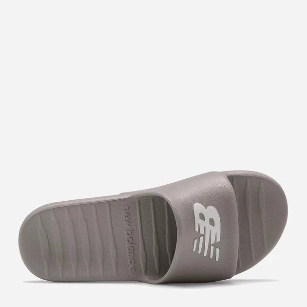 Мужские шлепанцы New Balance 100 SUF100TG 46,5 (12) 30 см Серые (193362724360) - Фото 4 Мужские шлепанцы New Balance 100 SUF100TG 46,5 (12) 30 см Серые (193362724360) - изображение 4