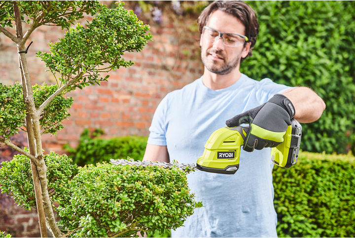Ножницы аккумуляторные для травы Ryobi RY18GSA-0 + насадка-кусторез, ONE+ 18 В, лезвие 20 см (без АКБ и ЗУ) (5133005764) 