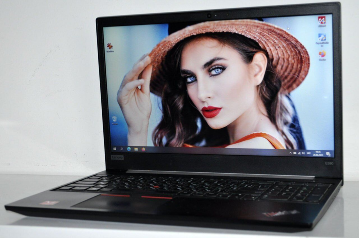 Ноутбук Lenovo ThinkPad E585 / 15.6