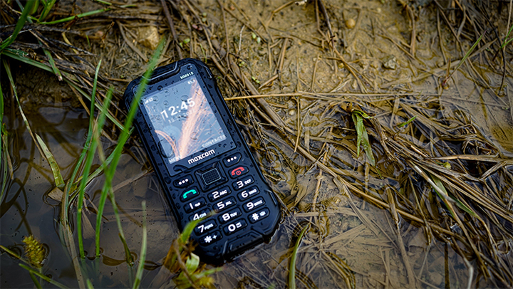 Telefon komórkowy Maxcom MM918 4G Strong Black (MM918) - obraz 6
