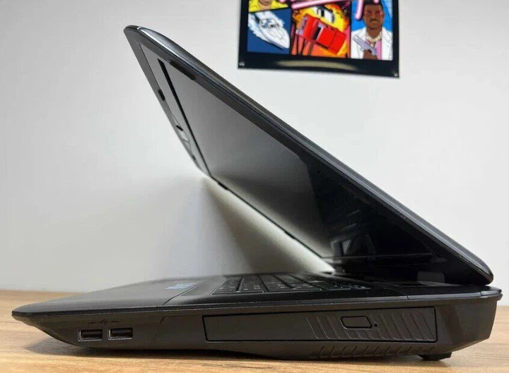 Игровой ноутбук Medion Erazer X7815 / 17.3" IPS / Intel Core i7-2630QM (4(8) ядра по 2-2.9 GHz) / 8GB DDR3 / 120GB SSD + 500GB HDD / GeForce GTX 670M, 1.5GB GDDR5, 192-bit / WebCam / DVD-ROM / Win 10 б/у - изображение 5