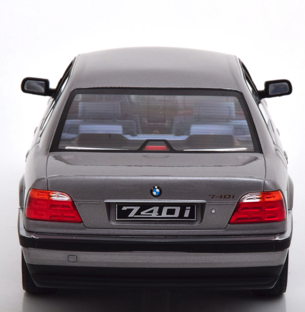 Модель автомобіля BMW 740i (E38) Gray by KK-Scale, Scale 1:18