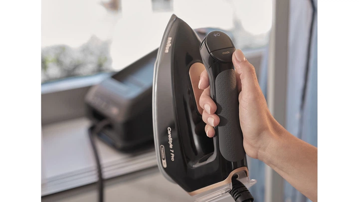 Праска з парогенератором Braun CareStyle 7 Pro IS7286BK - зображення 5