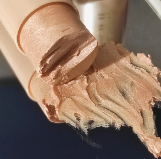 Кремовый хайлайтер в стике MUA Makeup Academy Highlight Shimmer Stick 9 гр. Бежевый - изображение 2